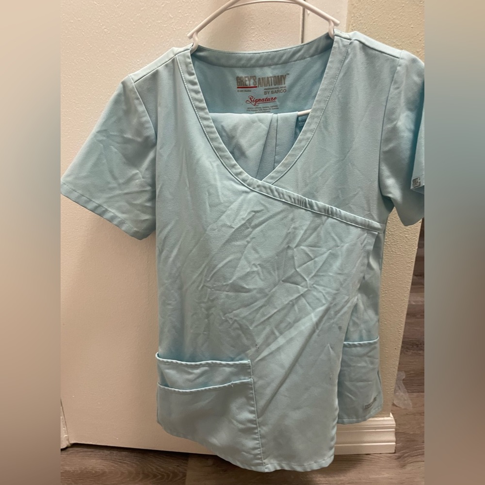 Greys Anatomy Scrub Set - - Picture 2 of 3